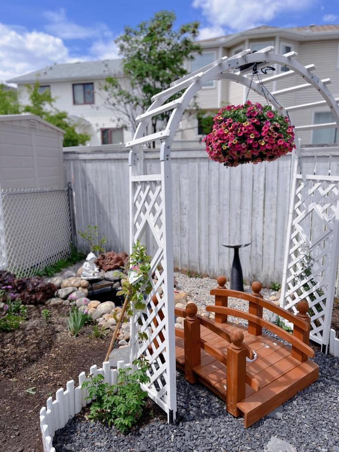 Calgary Elegant Best Garden Suite Close Lrt&Uc& Free Parking Eksteriør billede